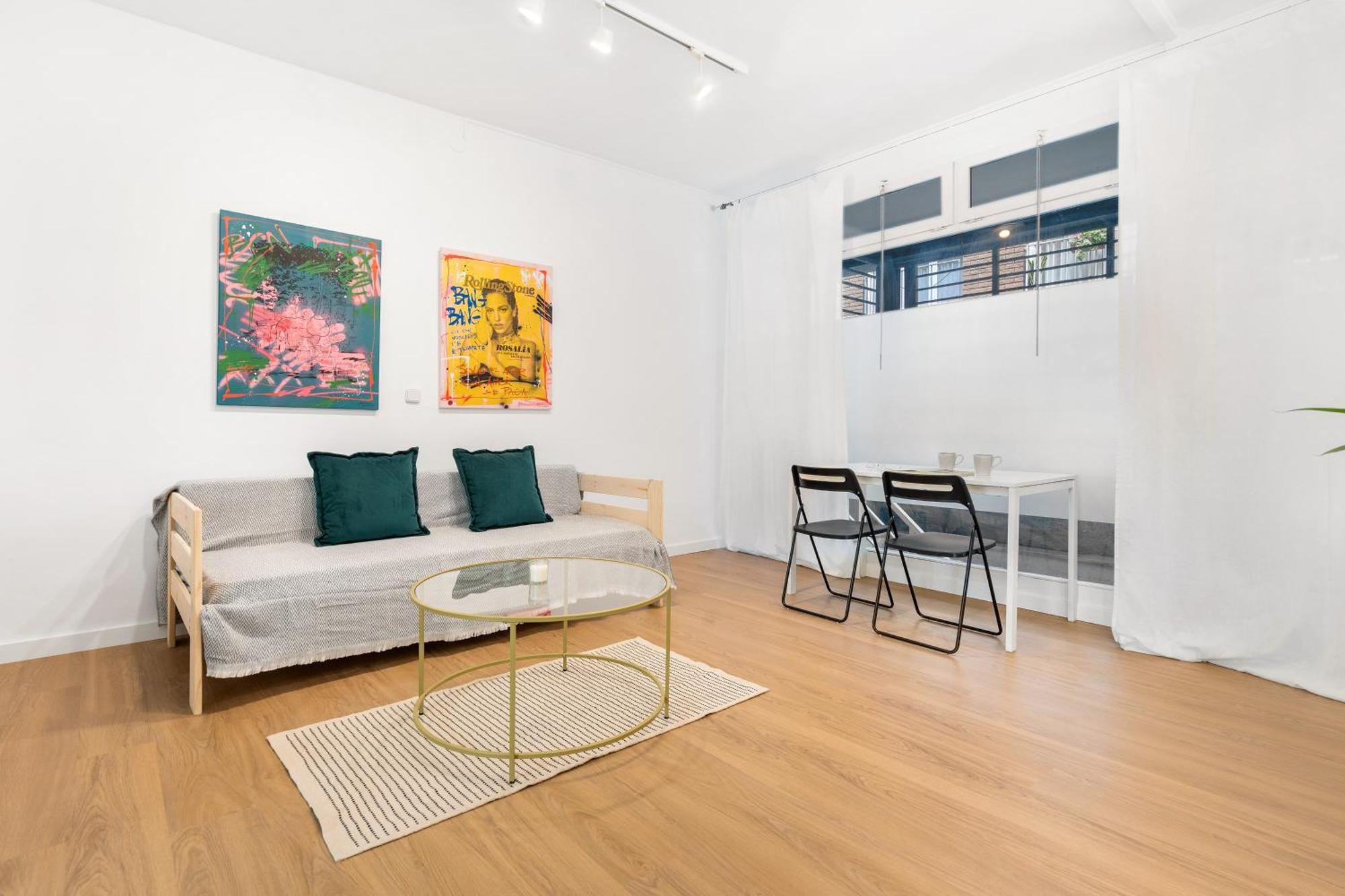 Charming In The Heart Of Gracia