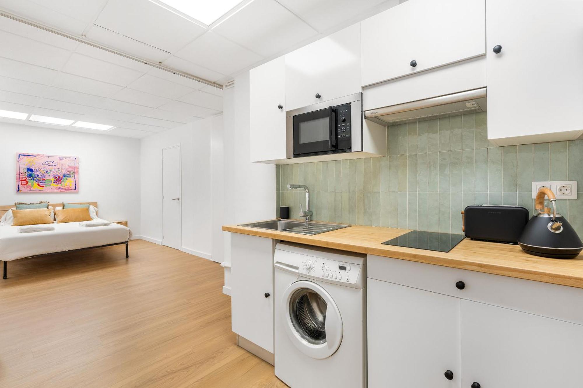 Charming In The Heart Of Gracia *